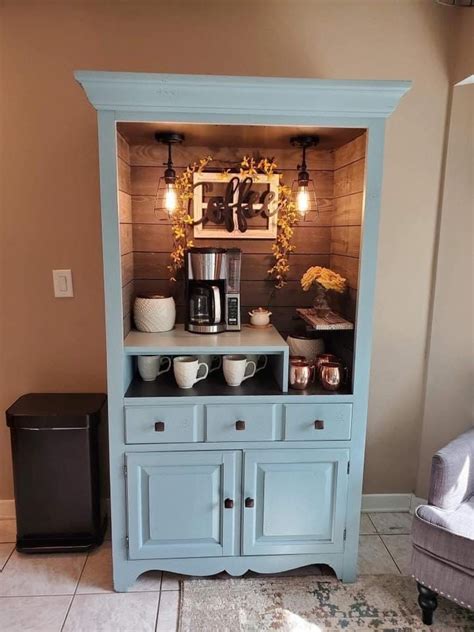 Meuble ancien recyclé en bar à café | Coffee bar home, Home coffee