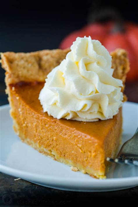 Serve with the pumpkin pie. Ona Garten Pumpkinn Pie / Vanilla Bourbon Pumpkin Pie ...