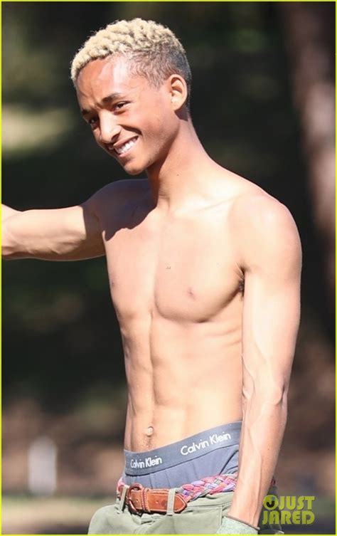 Shirtless Jaden Smith Shows Off His Abs While Planting Trees With Sister Willow Photo 4034481