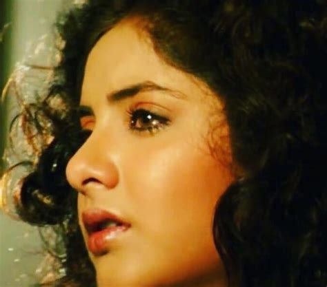 Divya Bharti S Death Anniversary Mystery Behind Tragic End Of 19 Year Old Bollywood Actor