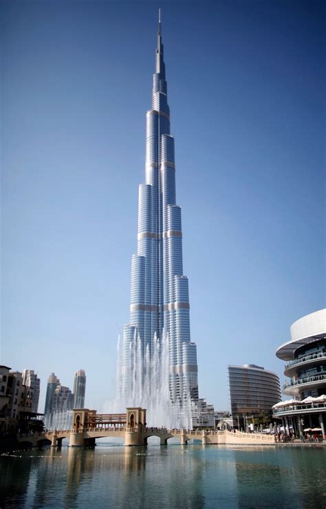 It Is The Longest Building In The World And It About 2700