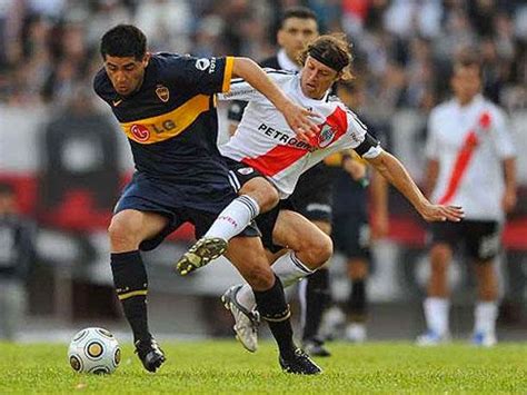 The document has moved here. Boca Juniors vs River Plate, Partido de Vuelta Octavos de ...