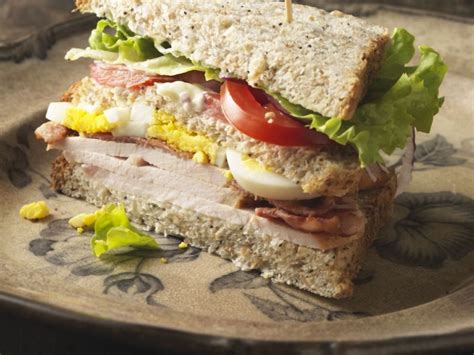 Turkey Bacon And Egg Club Sandwich Recipe Eatsmarter