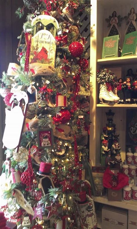 If you're wondering if cracker barrel is open on christmas day in 2019, you should read ahead for all their holiday hours. Cracker Barrel Christmas Tree | Christmas tree decorations ...