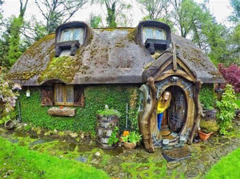 Real Life Hobbit House Interior Design Ideas