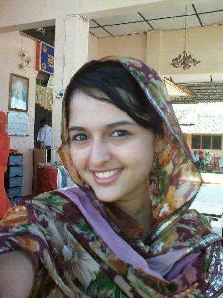 Indian And Pakistani Desi Cute Girls Best Pictures Download Beautiful