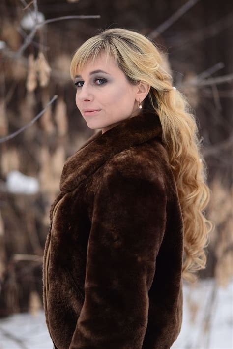 1920x1080px free download hd wallpaper fur coat long hair blonde winter model