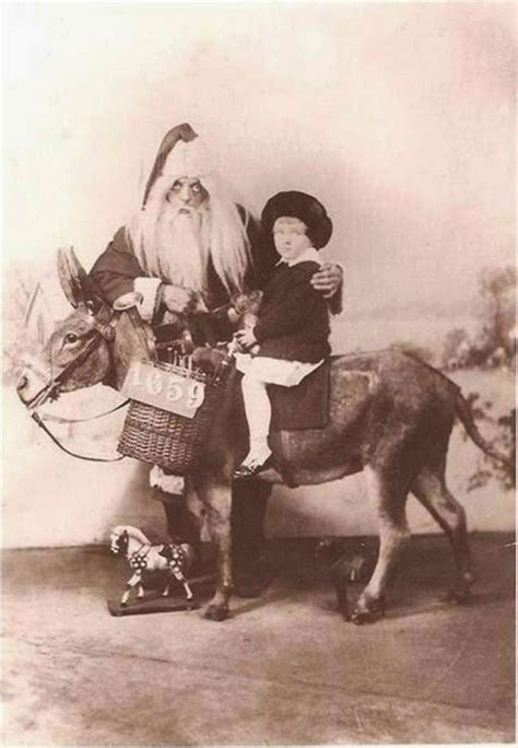 These 22 Creepy Vintage Santa Claus Photos That Will Give You Nightmares