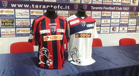 Le ultime notizie sul taranto calcio. Le maglie del Taranto 2012-2013 in omaggio a Donato Carelli