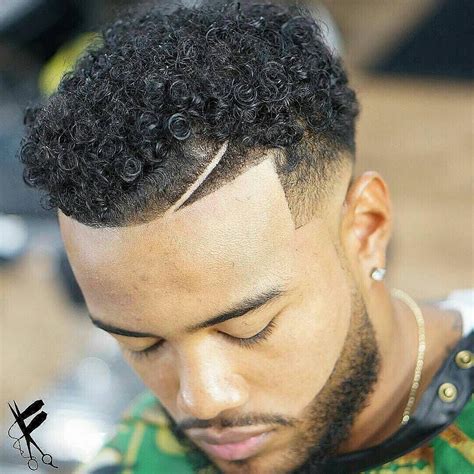 13 Favorite Mens Wavy Hairstyles With Line