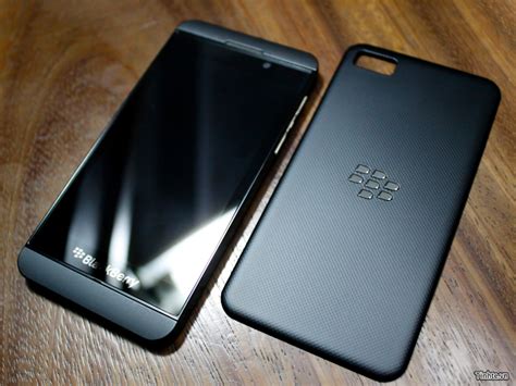 There are no internet forums packed with blackberry. Les premières photos du futur BlackBerry 10 L-Series ...