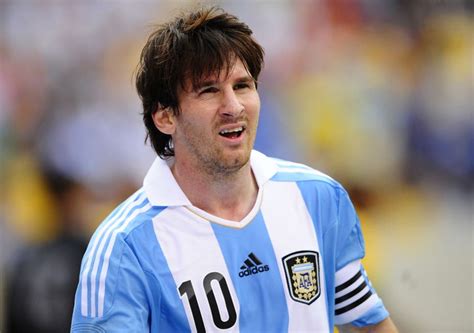 Messi is one of the highest paid footballer in the world earning slightly more than ronaldo. Lionel Messi Salary 2009