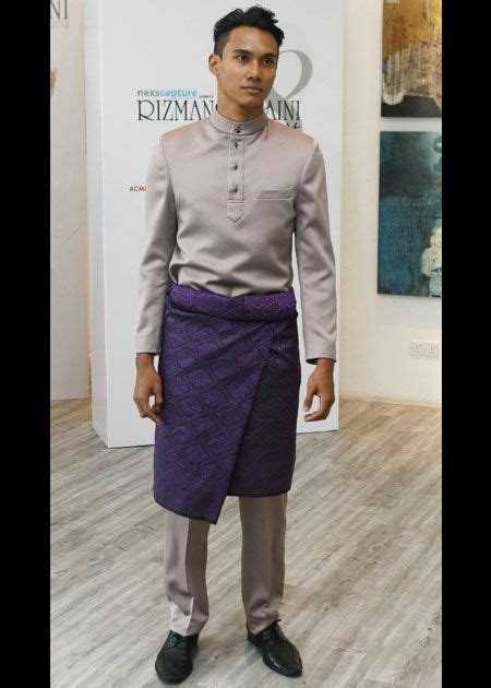 باجو کوروڠ‎‎) ialah pakaian tradisional untuk wanita melayu. 30+ Model Baju Kurung Laki Laki Terbaru - Fashion Modern ...