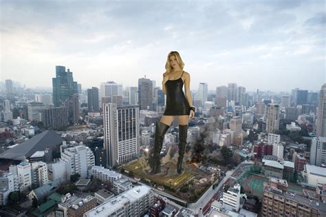 Giantess In The City By Giantesspics On Deviantart