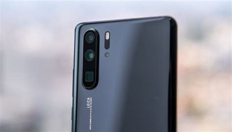 4,500 mah battery with 40w wired charging and 27w wireless charging. Huawei P30 Pro appears on Lazada Malaysia | SoyaCincau.com