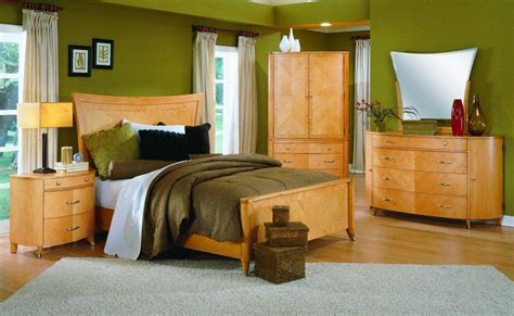 These complete furniture collections include everything you need to outfit the entire bedroom in coordinating style. Set Five Piece Maple Bedroom Furniture : Home Design Ideas ...