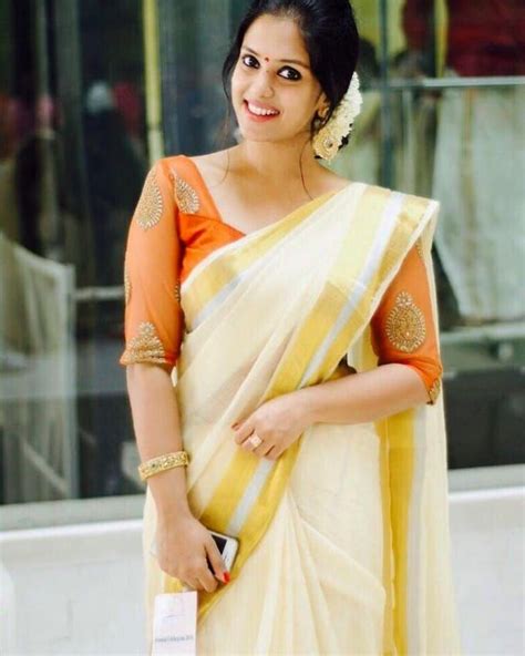Pin By Parvathy On Saree Styles Kerala Saree Blouse Designs Kerala Saree Blouse Set Saree