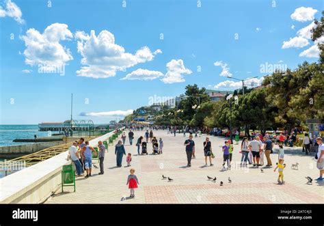 Crimea Black Sea Beach Hi Res Stock Photography And Images Alamy