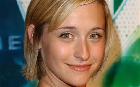 Inside Nxivm The New York Sex Cult That Drew In Smallville Actress Allison Mack