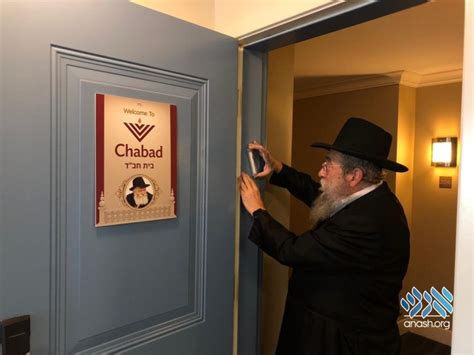 “light And Warmth” At New Chabad Center In Connecticut