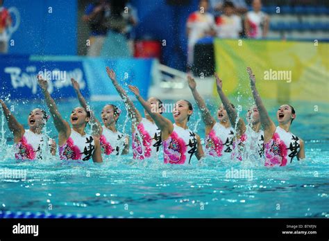 Synchronized Swimming China Hi Res Stock Photography And Images Alamy