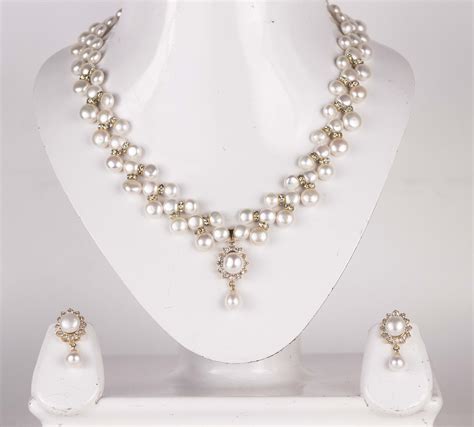 3 Line Zigzag Button Pearl Necklace Set Golden Base Modi Pearls