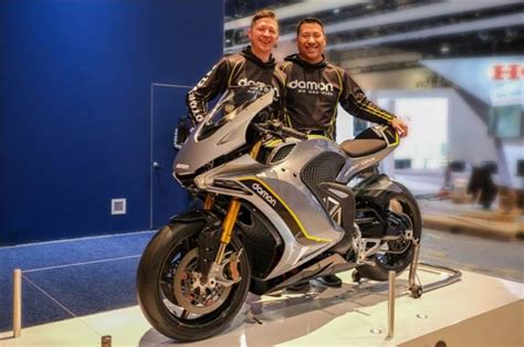 Damon Motorcycles Unveils Hypersport Hs Electric Motorcycle At Consumer