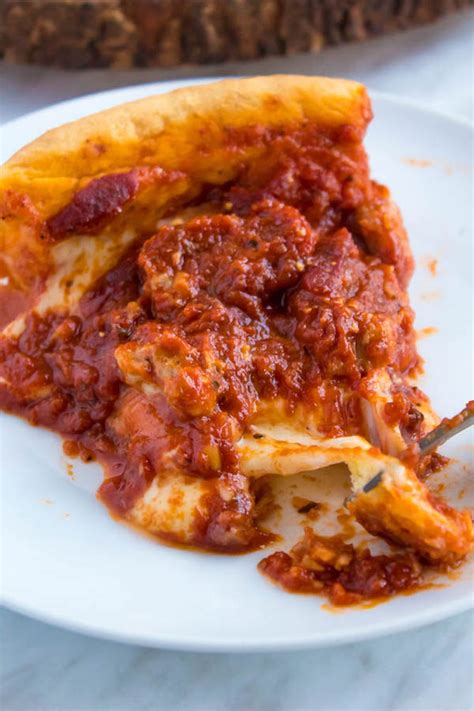 Here are a few steps on how to make a chicago style pizza. Chicago Deep Dish Pizza ~ Recipe | Queenslee Appétit
