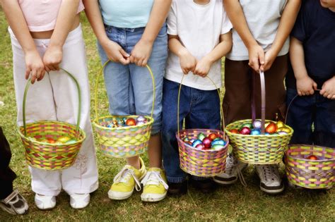 Easter Sunday Traditions Around The World Egg Hunts Rockleecakro