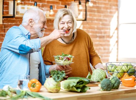 7 Ways To Encourage Seniors To Follow Healthy Eating Habits