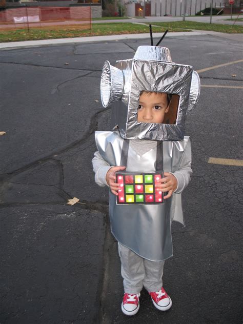 Robot Costume For Kids 4 Steps Instructables