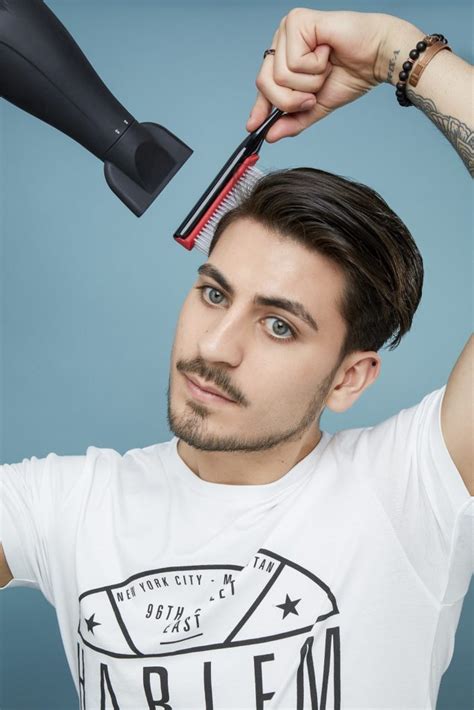 Dengan penutupan kedai gunting rambut menurut wikihow, kini anda boleh menjadikan rumah sebagai barber dengan mengetahui cara sebenar untuk menggunting rambut anda. Baru Laa Handsome. Cara Penjagaan Lelaki Berambut Panjang ...