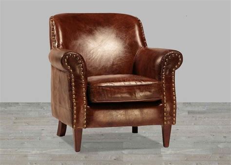 A perfect addition to any modern homes and the leather lounge chair is sure to be the focal point and main attraction of any room it's placed into. Comfortable Leather Club Chair