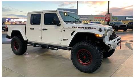 2021 Jeep Gladiator Rubicon Apex Edition 4” Lifted on 37s Wild Willies