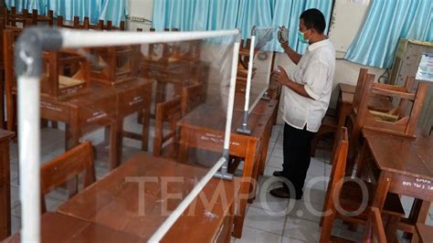 One of them is a resident of rorotan, north jakarta named eva. PPDB DKI Dimulai Hari Ini, Orang Tua Keluhkan Sistem Error ...