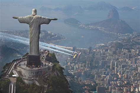 Christ The Redeemer Rio De Janeiro Rio De Janeiro Statue Christ The