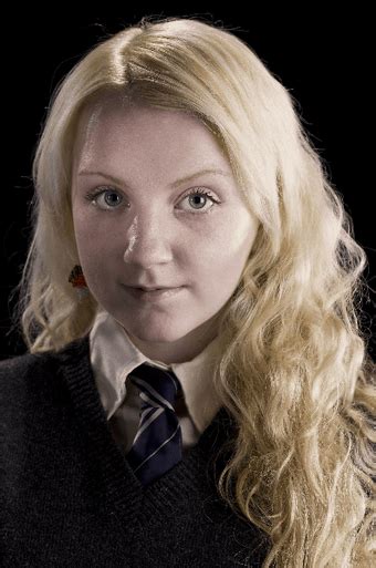 Jedes der vier häuser von gryffindor, slytherin, hufflepuff und ravenclaw hat andere wertvorstellungen und steht für andere ziele ein. Welches Mädchen aus Harry Potter bin ich?