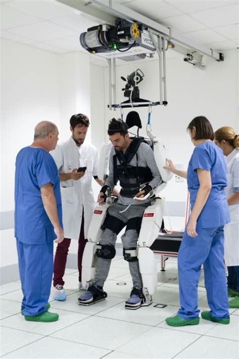 Paralyzed Man Walks Again With Brain Controlled Exoskeleton Ctv News