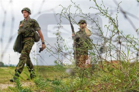 Mladi Vojnici U Vojsci Se Postaje Ovek Ast Je Slu Iti Srbiji