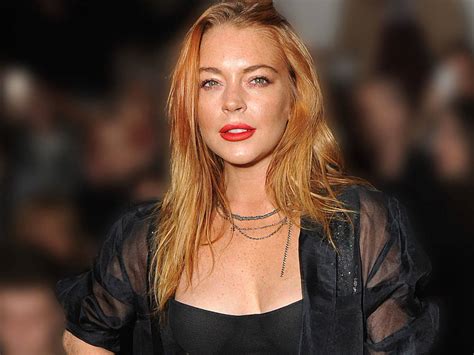 As of 2021, lindsay lohan's net worth is roughly $800 thousand. Lindsay Lohan vuelve a la música y a Instagram con un ...