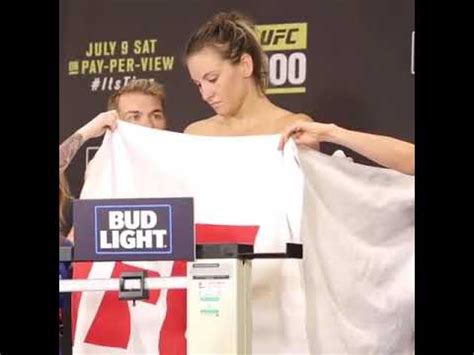 Miesha Tate Towel Incident At The Weigh Ins Youtube