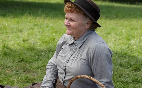 Downton Abbeys Lesley Nicol Discusses Mrs Patmore Daisy And A