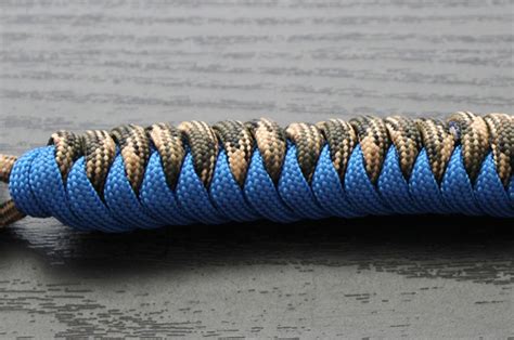 Paracord lanyard knots have become popular for use on knife tassels, along with the snake knot. DIY Paracord Lanyard Patterns - Patterns Hub