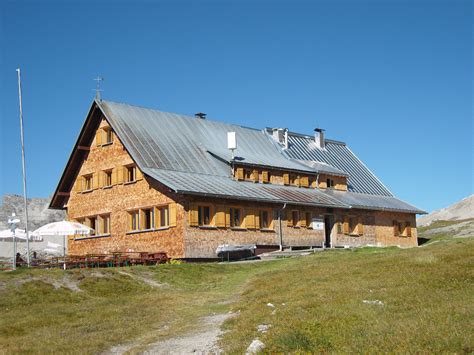 Wir vermieten 6 doppelzimmer, 1 einzelzimmer sowie 1 suite. Göppinger Hütte : Haus Anna Appartements Stuben Langen am ...