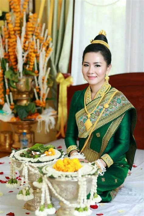 Https://tommynaija.com/wedding/laos Traditional Wedding Dress