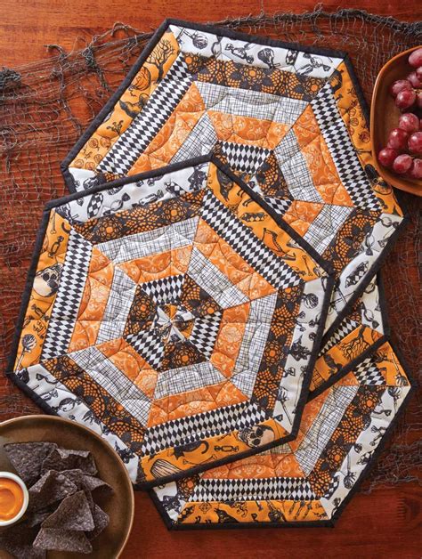 Free printable christmas placemat patterns. Spooky Placemats | Runners, Centerpieces for tables and ...