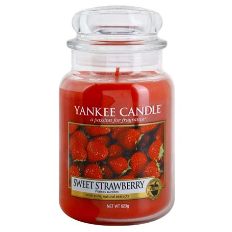 Yankee Candle Sweet Strawberry Scented Candle 623 G Classic Large