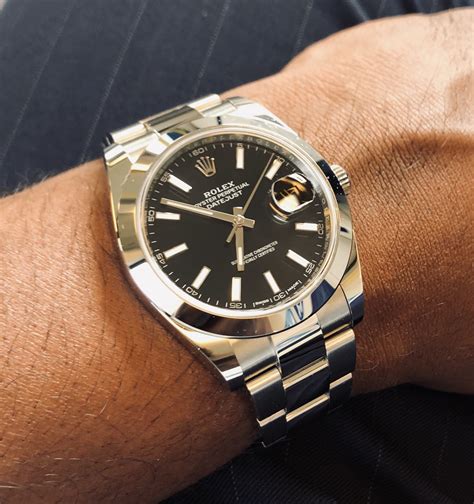 It still has some stickers under the clasp and on the caseback. Datejust 41 -the (almost) perfect EDC - Fifth Wrist