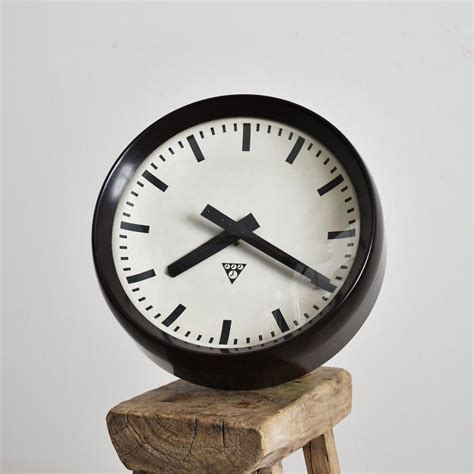 Pragotron Czech Bakelite Clock Clock Artofit