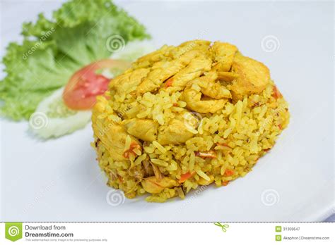 Se non avete lo zenzero fresco potete utilizzare dello zenzero secco grattugiato. Riso Fritto Con Lo Zenzero Giallo Con Il Pollo Immagine ...